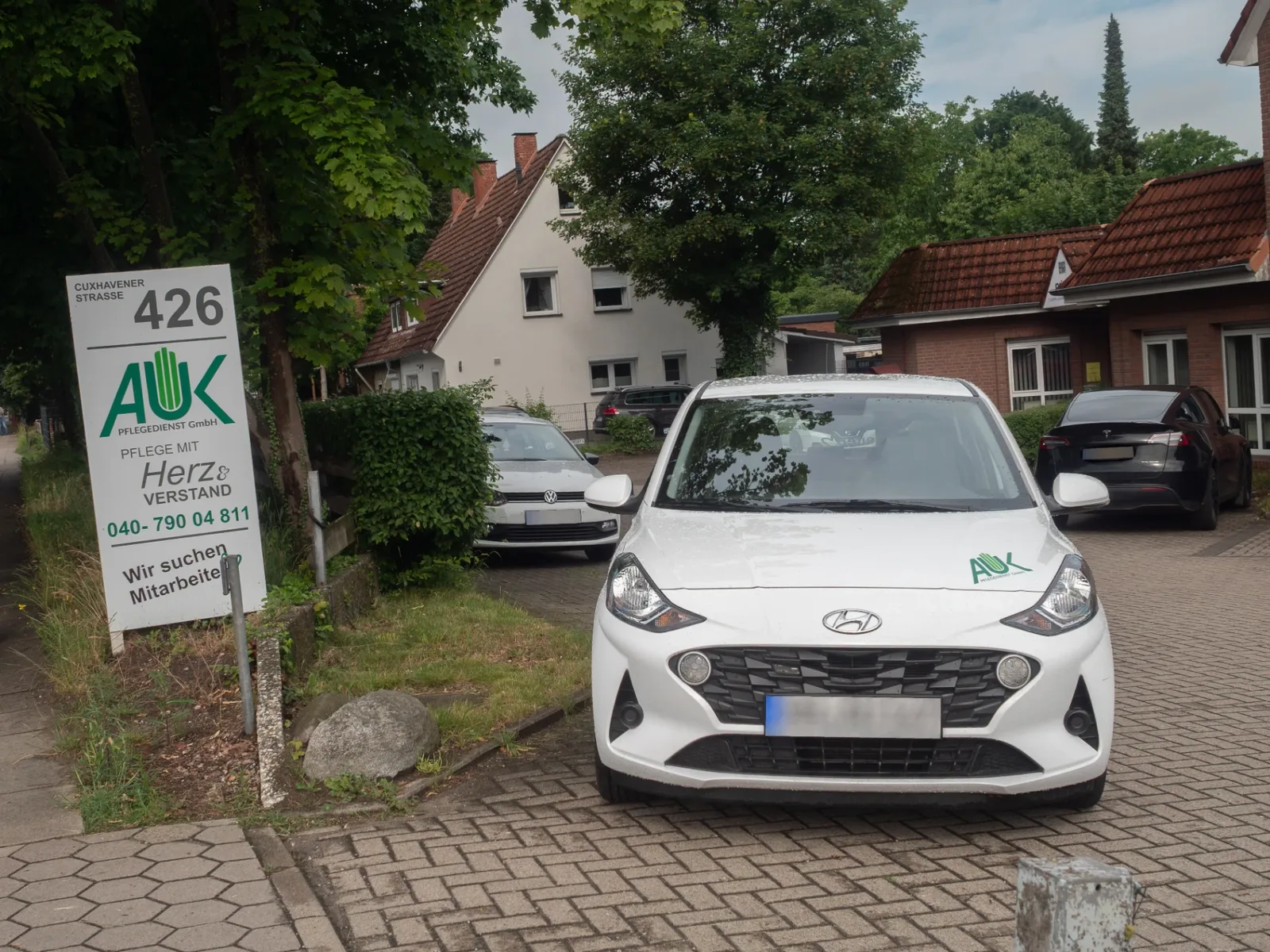 AUK Pflegedienst Standort mit Firmenschild an der Cuxhavener Straße 426 in Hamburg